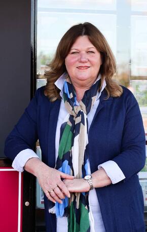 ANNEMIEKE STRATING