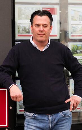 MAURICE VAN DER LUGT